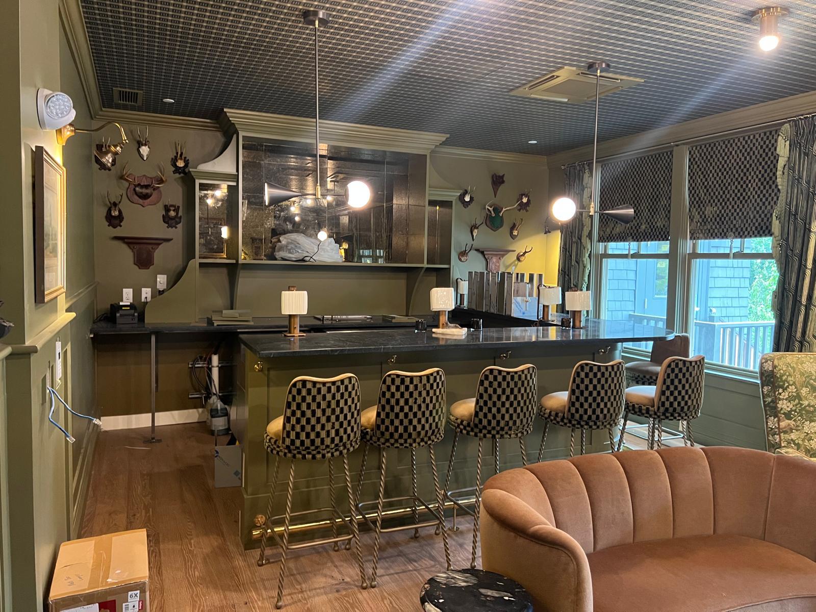 The Asticou Hotel: restaurant with bar